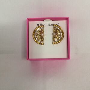 COPY - NIB BETSEY JOHNSON LEMON YELLOW RHINESTONE STUD EARRINGS
